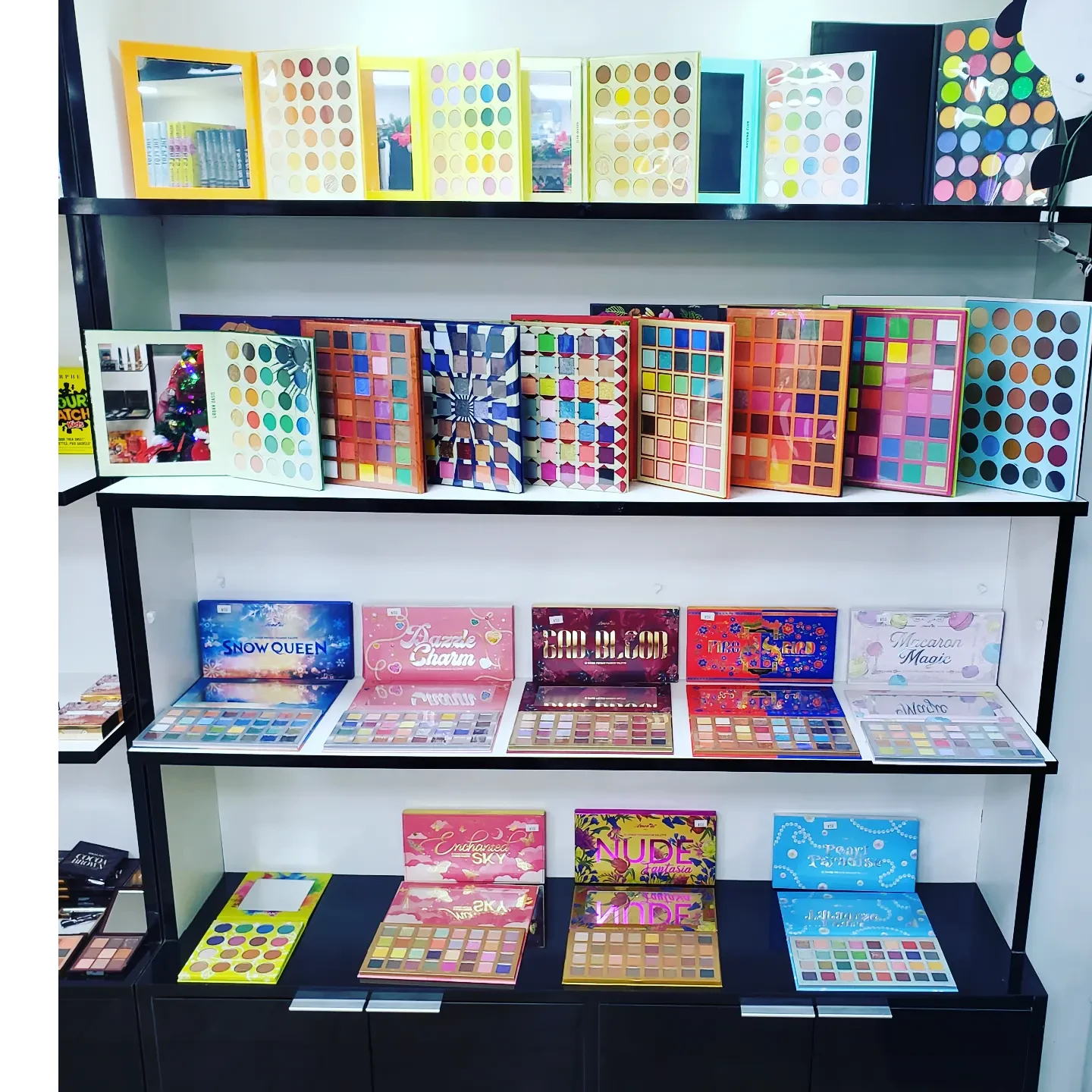 EYESHADOW PALETTES