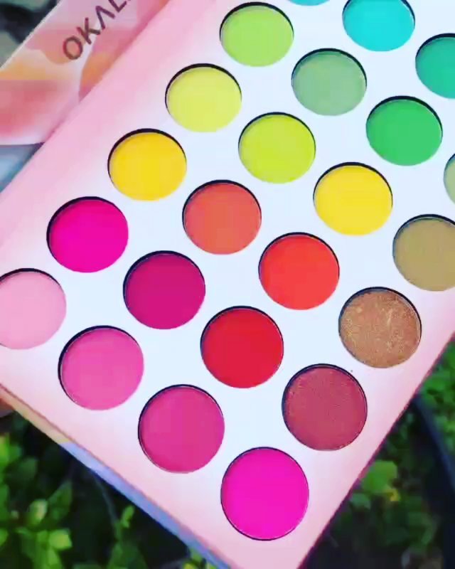 32 Color Eyeshadow Palette
