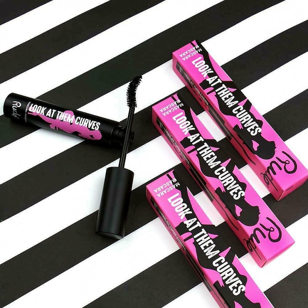 Lifting Mascara Look At Them Curves