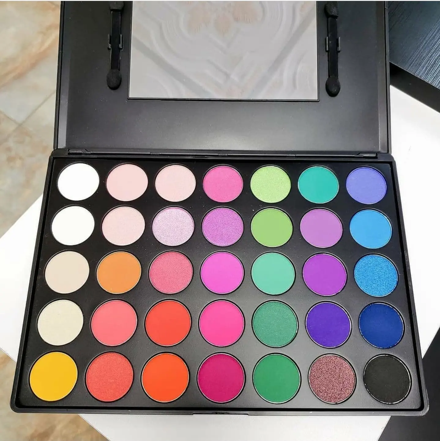 ES2 Matte & Shimmer Eyeshadow Palette