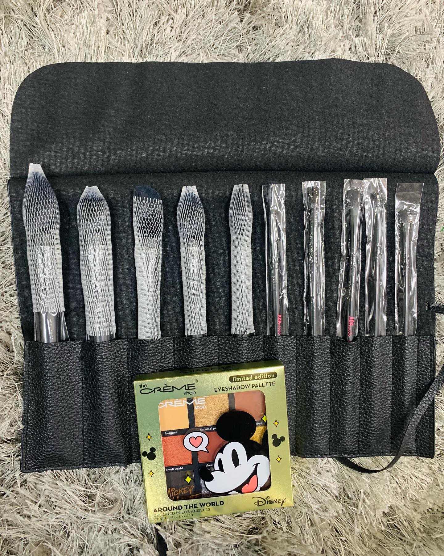 AOA Brush and Crème Palette Bundle