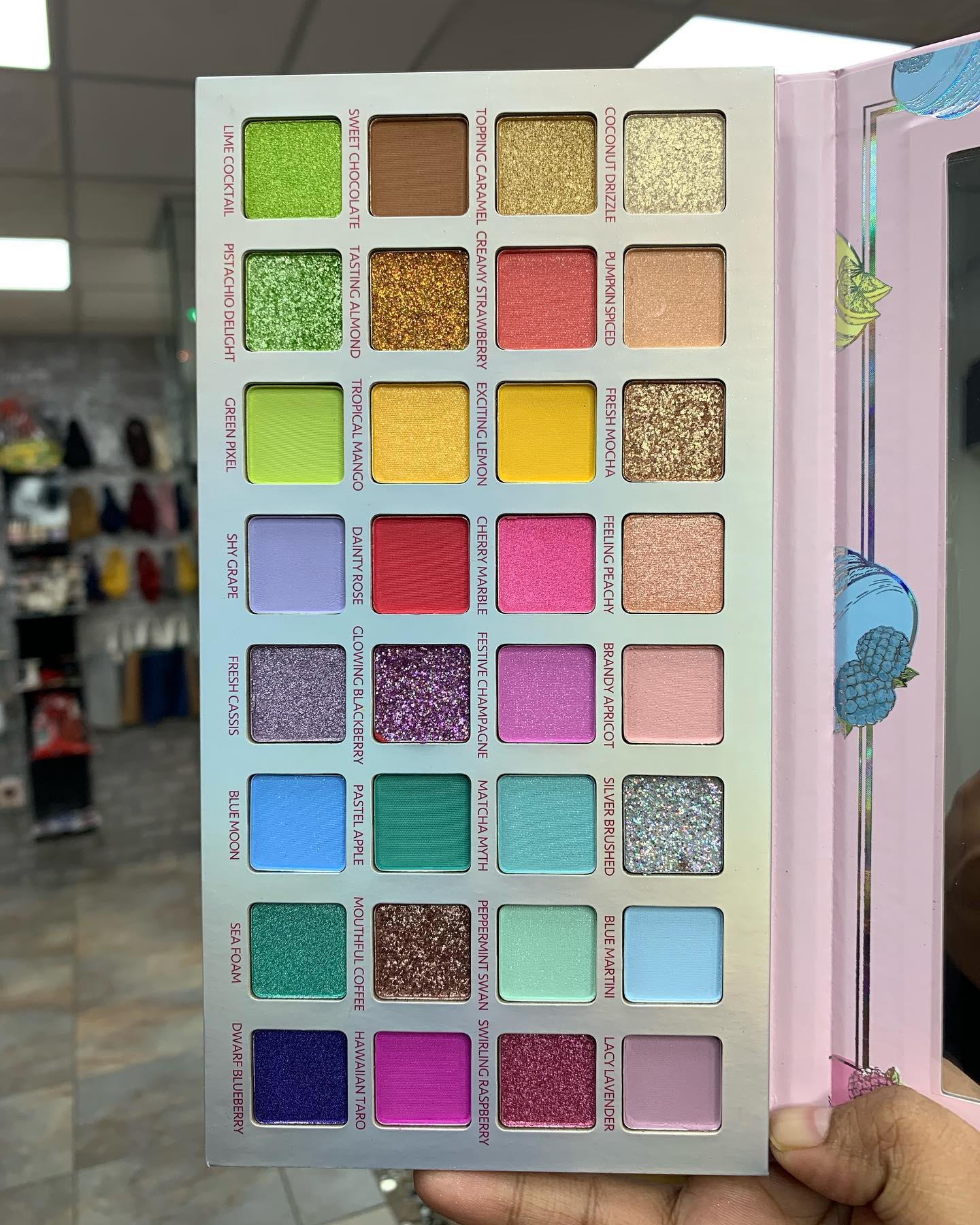 Macaron Magic palette