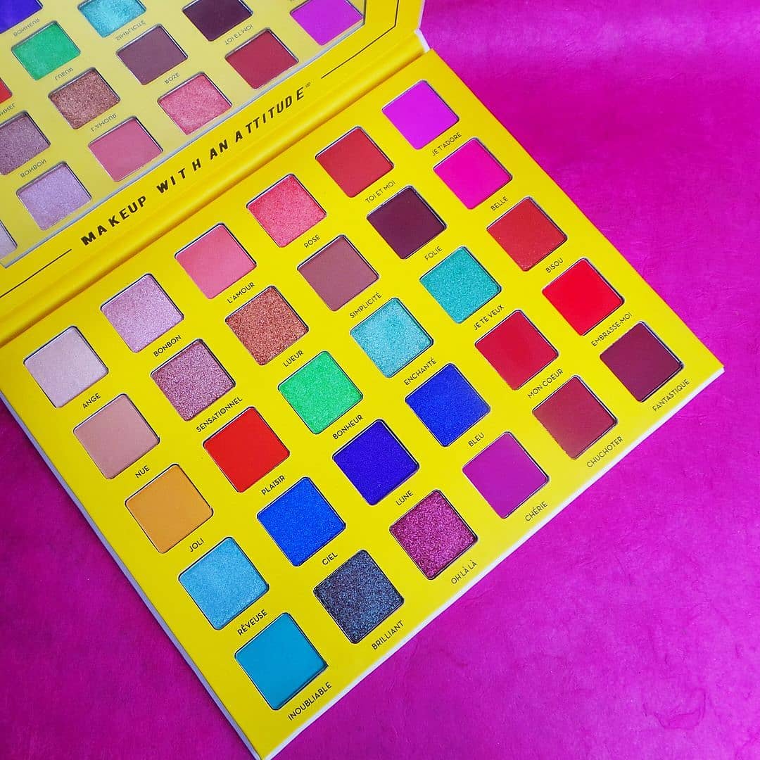 C'est Fantastique 30 Color Eyeshadow Palette