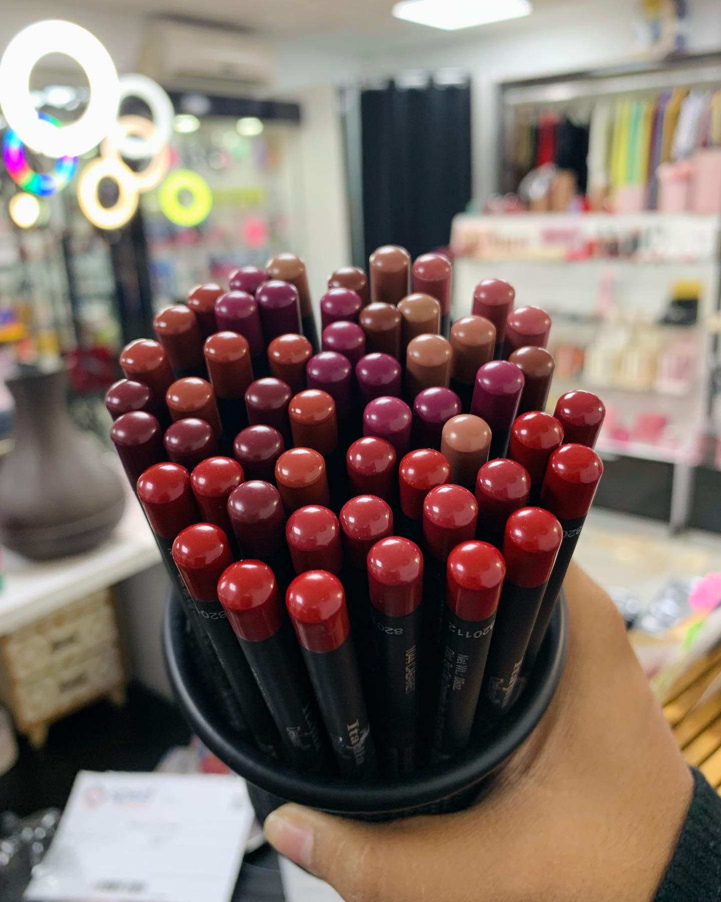 Lip liners rich red carbaret natural