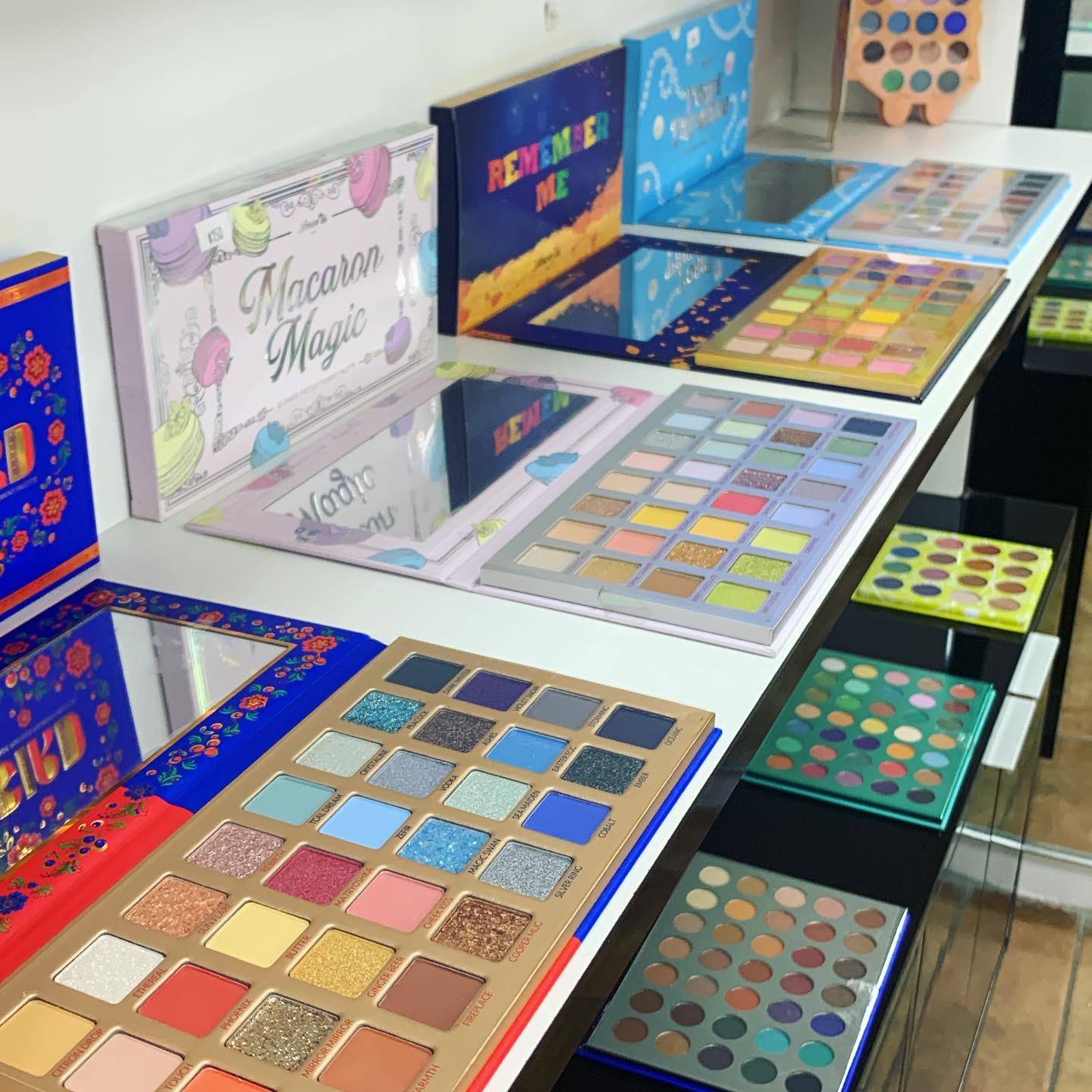 Palettes